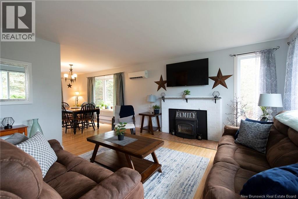 1104 Kennebecasis Drive, Saint John, New Brunswick  E2K 5B1 - Photo 3 - NB129646