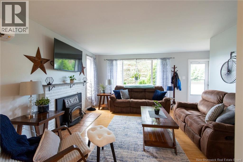 1104 Kennebecasis Drive, Saint John, New Brunswick  E2K 5B1 - Photo 4 - NB129646