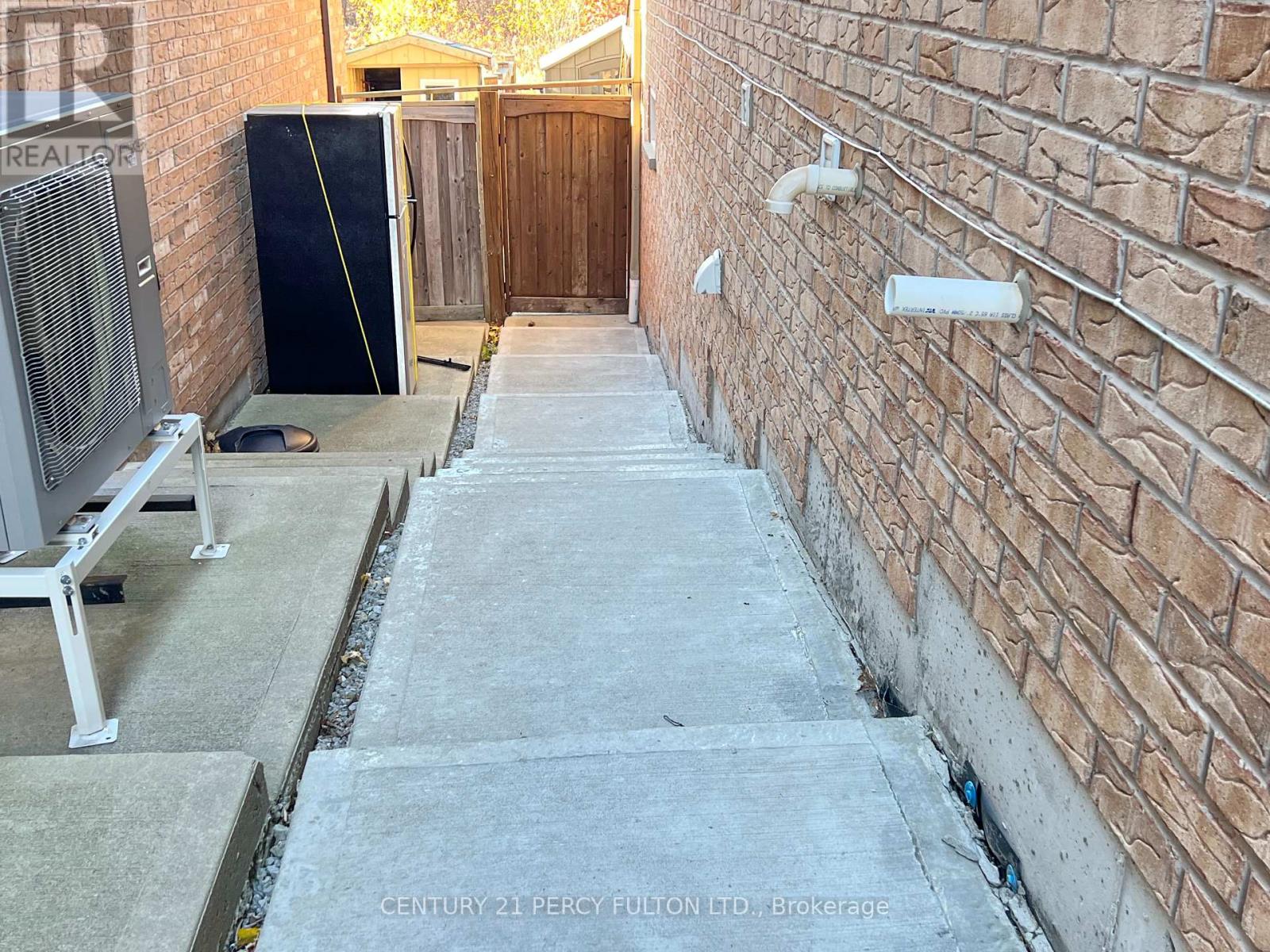 48 Bernbridge Road, Markham (Box Grove), Ontario  L6B 0S4 - Photo 2 - N12508444