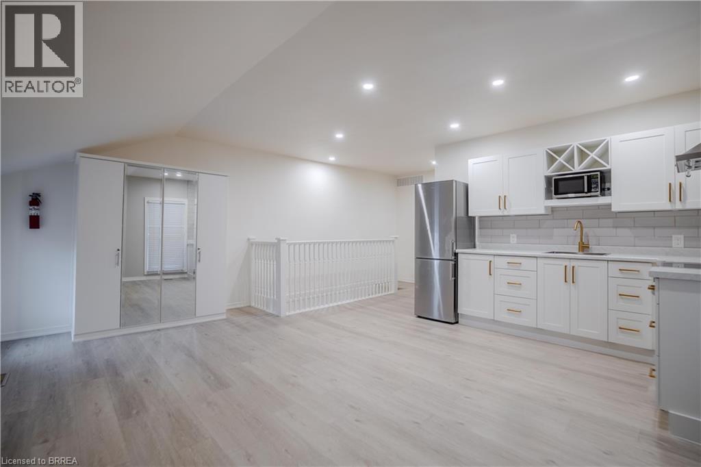 169 Drummond Street Unit# Upper, Brantford, Ontario  N3S 6A6 - Photo 2 - 40782107