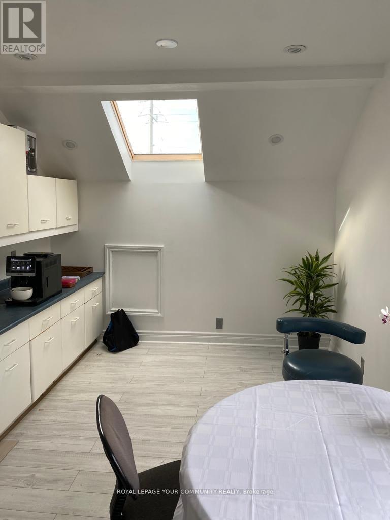 2nd Flr - 53 Prospect Street, Newmarket, Ontario  L3Y 3T1 - Photo 10 - N12511332