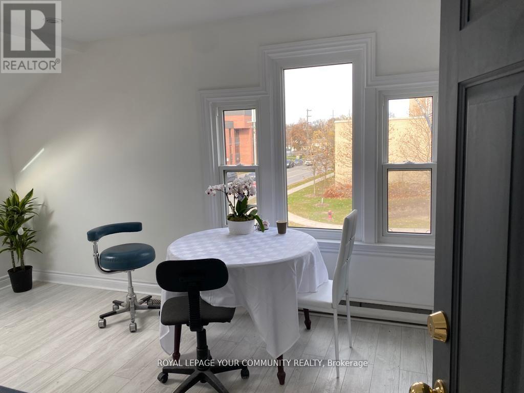 2nd Flr - 53 Prospect Street, Newmarket, Ontario  L3Y 3T1 - Photo 3 - N12511332