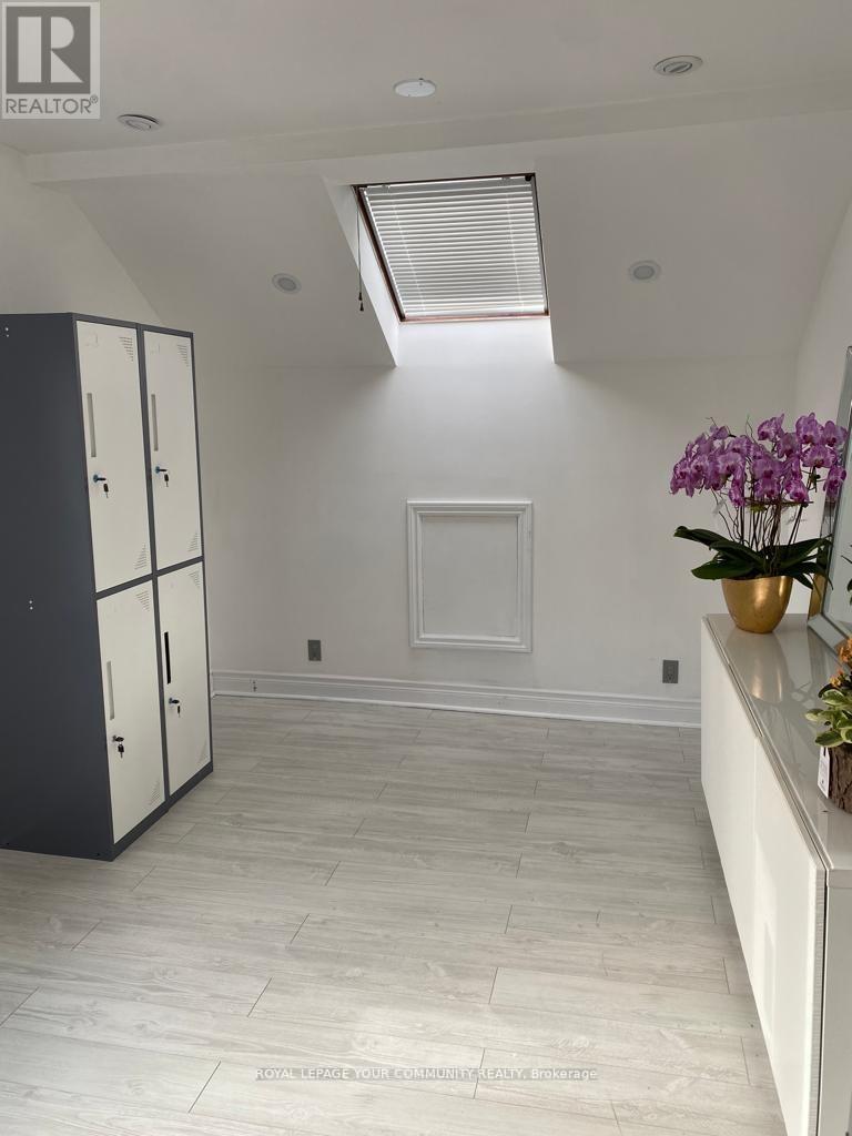 2nd Flr - 53 Prospect Street, Newmarket, Ontario  L3Y 3T1 - Photo 5 - N12511332