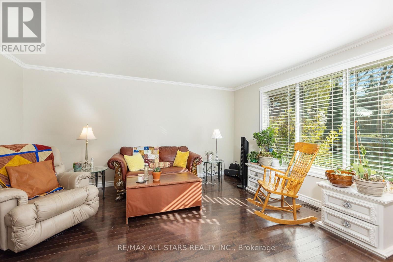 296 Terrace Drive, Georgina, Ontario  L4P 2Y8 - Photo 11 - N12511338