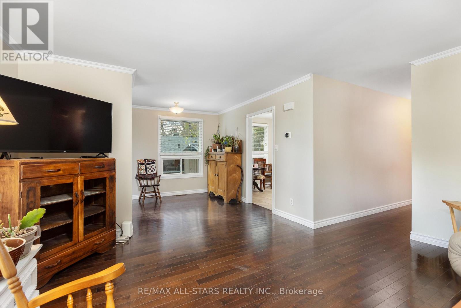 296 Terrace Drive, Georgina, Ontario  L4P 2Y8 - Photo 13 - N12511338