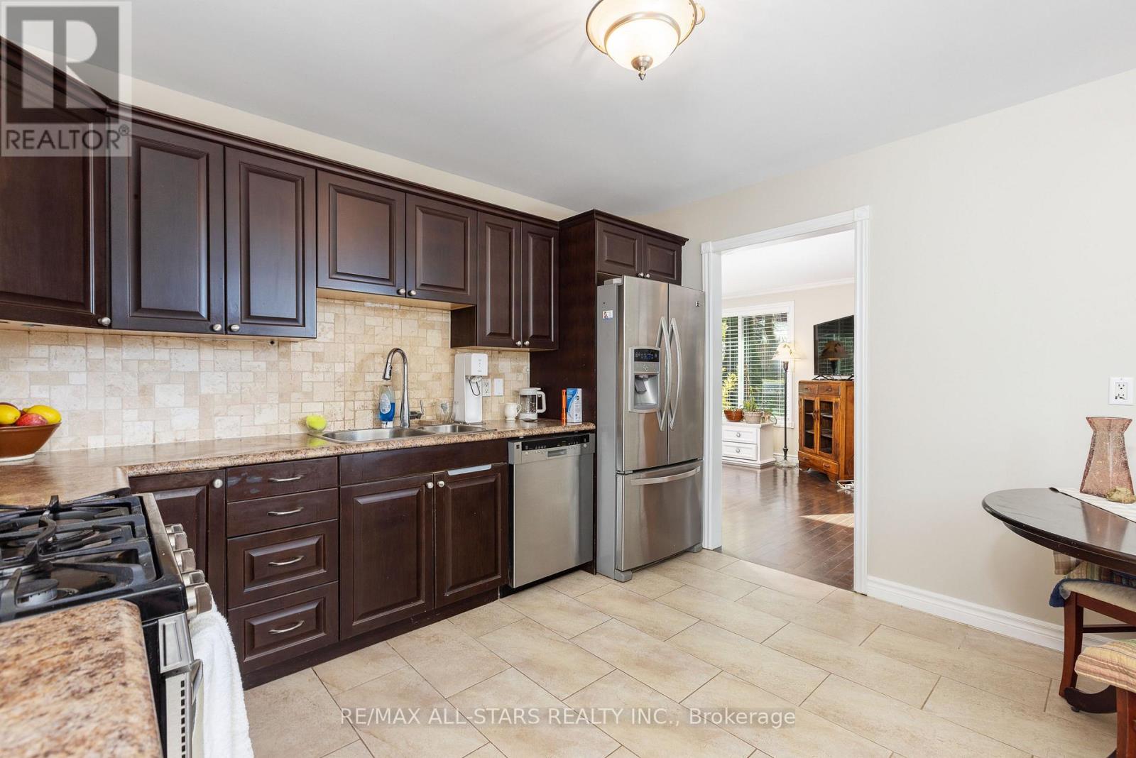 296 Terrace Drive, Georgina, Ontario  L4P 2Y8 - Photo 16 - N12511338