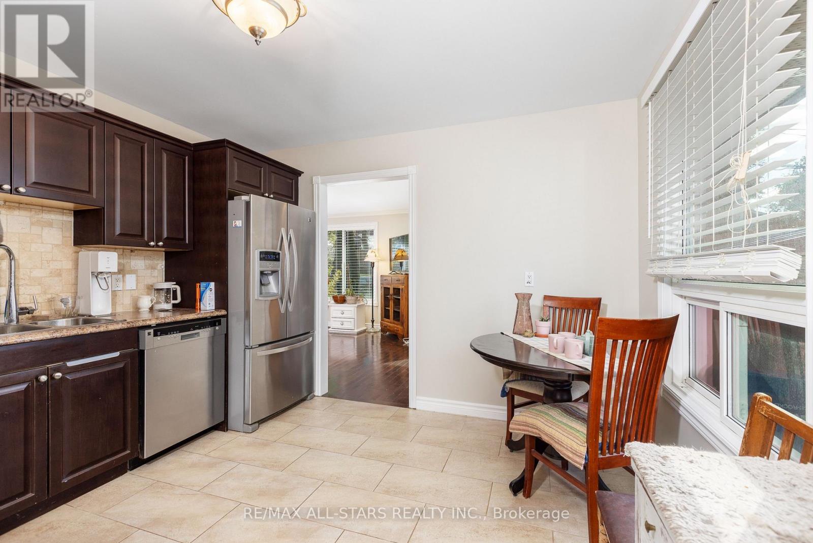 296 Terrace Drive, Georgina, Ontario  L4P 2Y8 - Photo 17 - N12511338