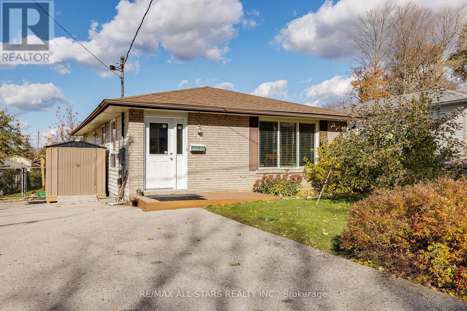 296 Terrace Drive, Georgina, Ontario  L4P 2Y8 - Photo 2 - N12511338