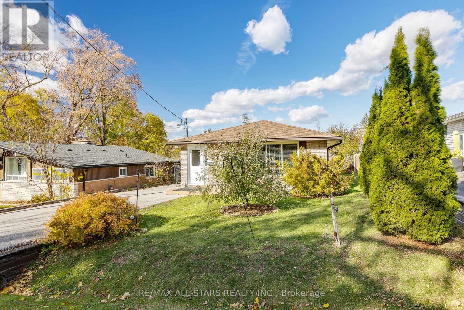 296 Terrace Drive, Georgina, Ontario  L4P 2Y8 - Photo 5 - N12511338