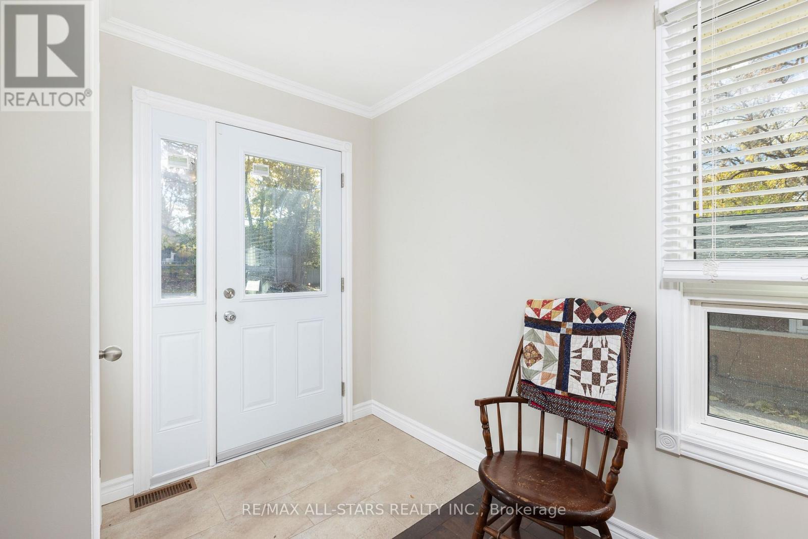 296 Terrace Drive, Georgina, Ontario  L4P 2Y8 - Photo 7 - N12511338