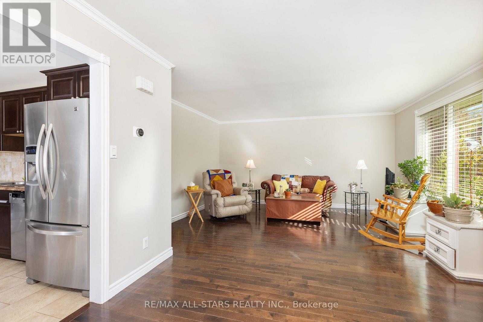 296 Terrace Drive, Georgina, Ontario  L4P 2Y8 - Photo 9 - N12511338