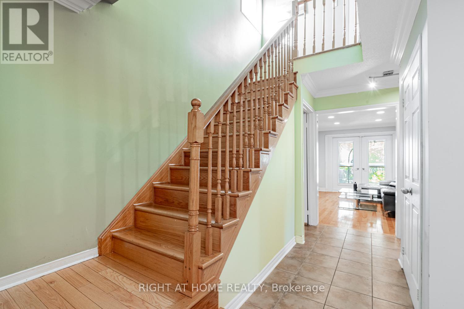 16 Marchwood Crescent, Richmond Hill, Ontario  L4C 8M7 - Photo 14 - N12511344