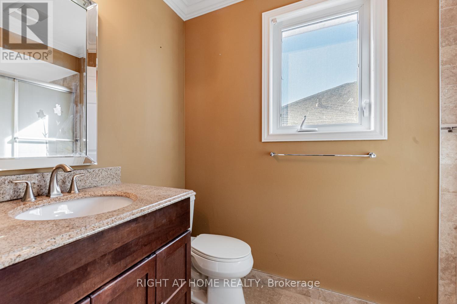 16 Marchwood Crescent, Richmond Hill, Ontario  L4C 8M7 - Photo 22 - N12511344