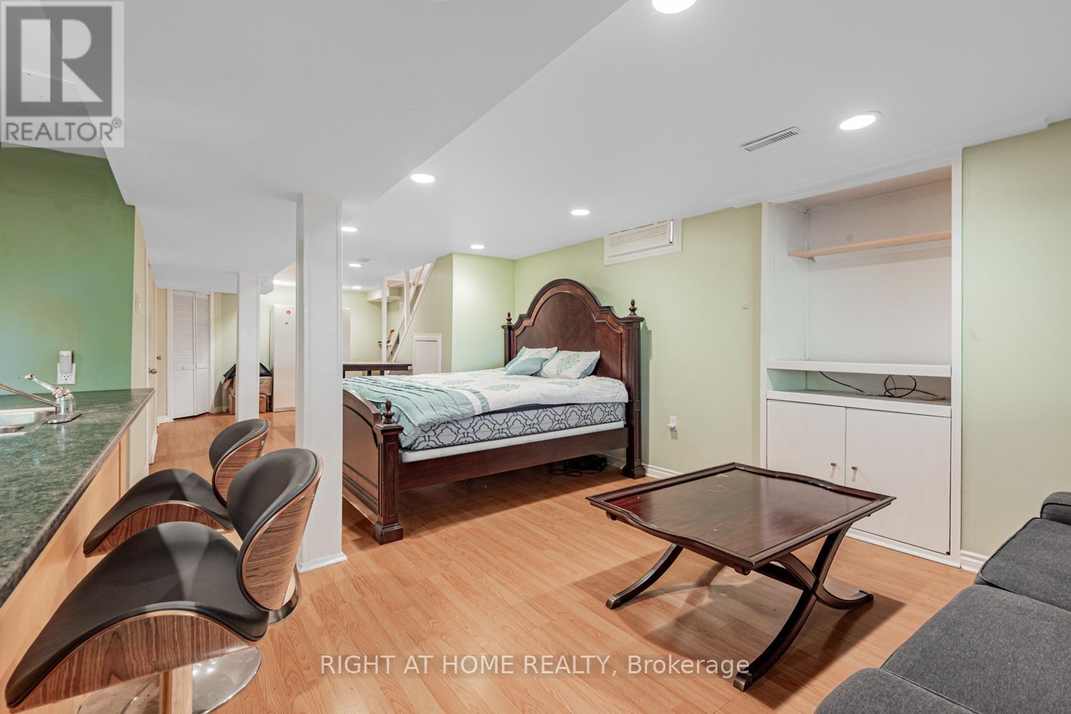 16 Marchwood Crescent, Richmond Hill, Ontario  L4C 8M7 - Photo 28 - N12511344