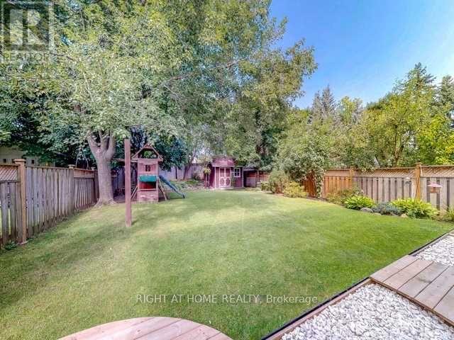 16 Marchwood Crescent, Richmond Hill, Ontario  L4C 8M7 - Photo 32 - N12511344