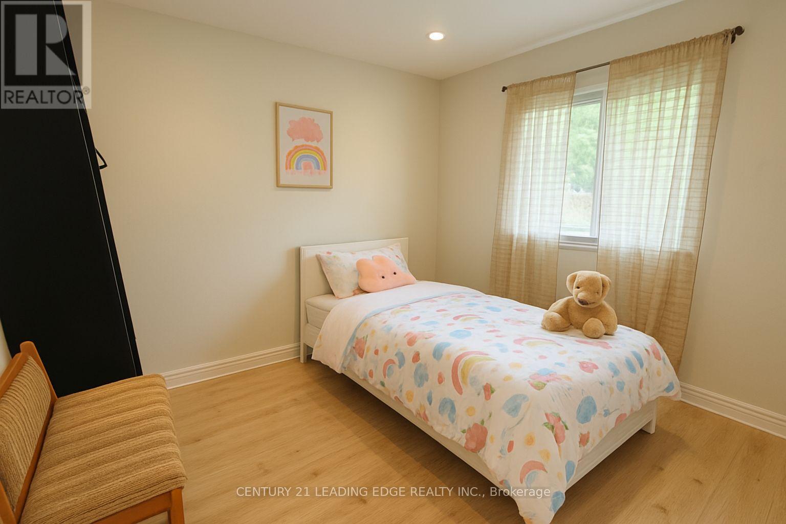 828 Norval Road, Georgina, Ontario  L4P 3E9 - Photo 10 - N12511358