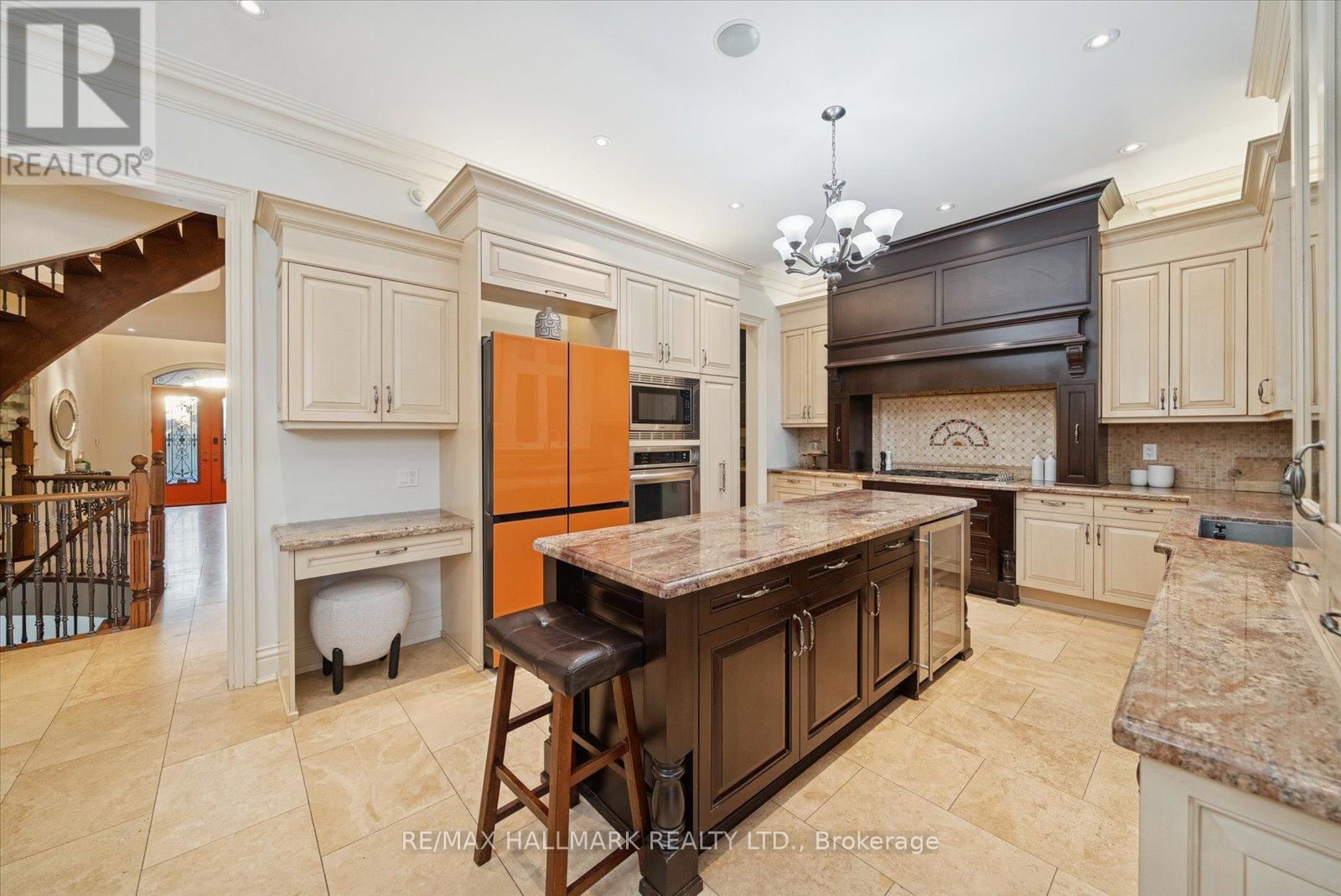 7 Toscanini Road, Richmond Hill, Ontario  L4E 2Y9 - Photo 10 - N12511390