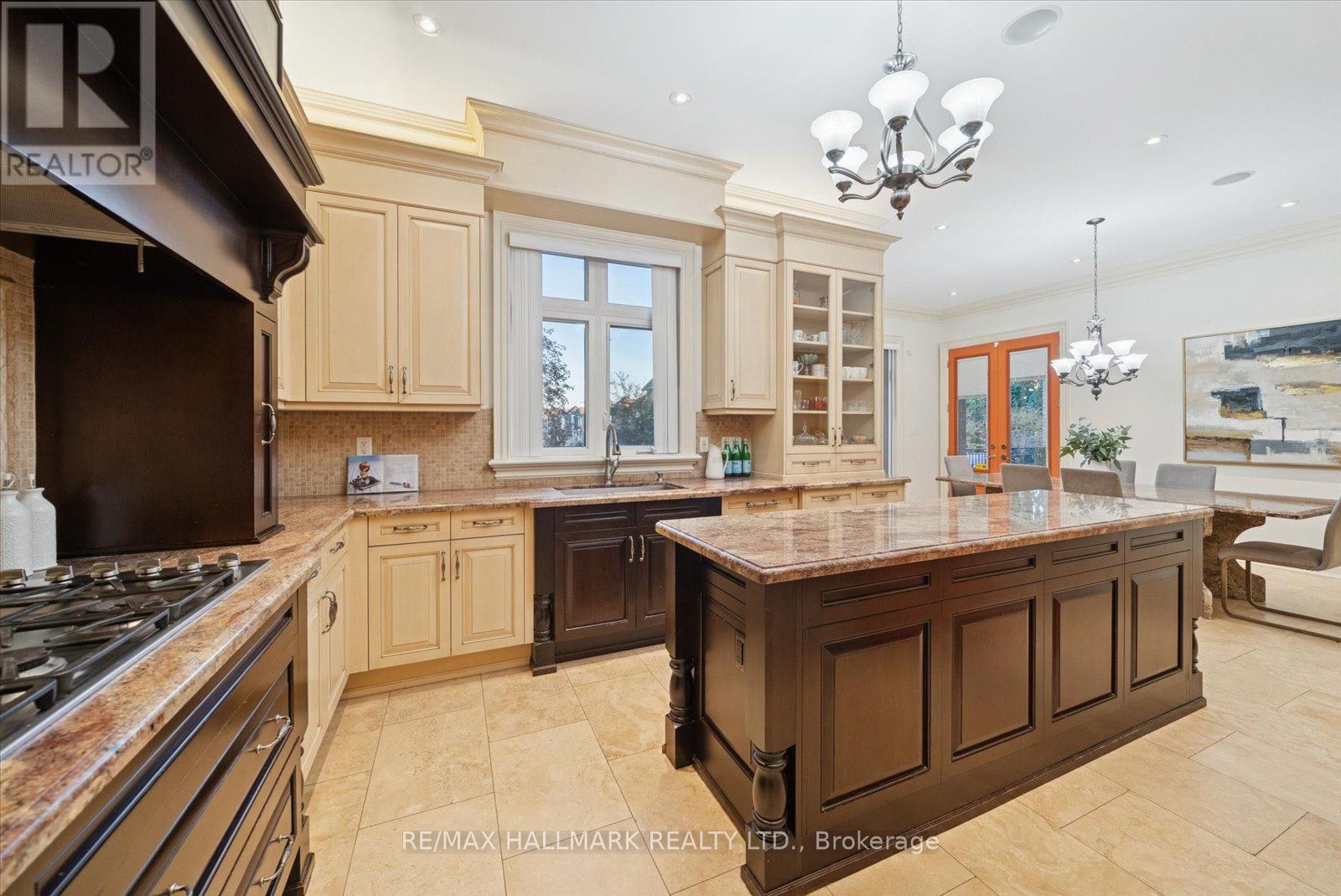 7 Toscanini Road, Richmond Hill, Ontario  L4E 2Y9 - Photo 11 - N12511390