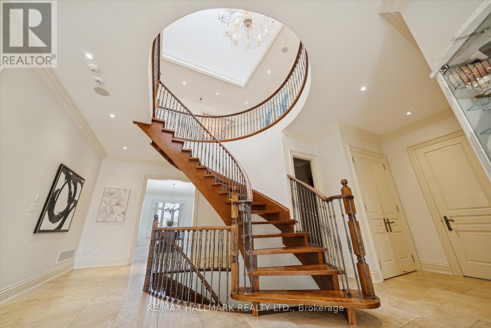 7 Toscanini Road, Richmond Hill, Ontario  L4E 2Y9 - Photo 3 - N12511390