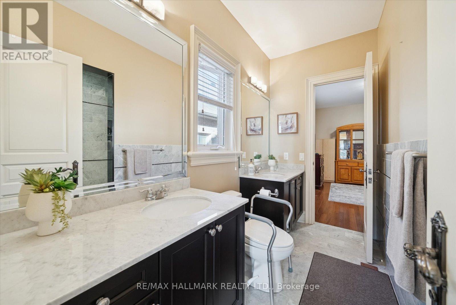 7 Toscanini Road, Richmond Hill, Ontario  L4E 2Y9 - Photo 34 - N12511390