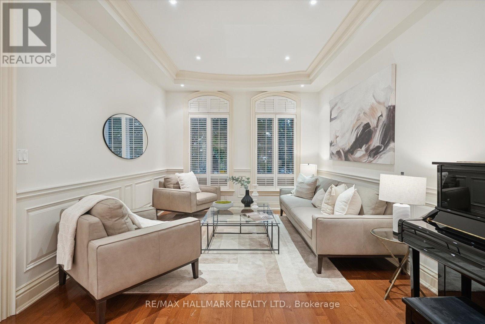 7 Toscanini Road, Richmond Hill, Ontario  L4E 2Y9 - Photo 4 - N12511390