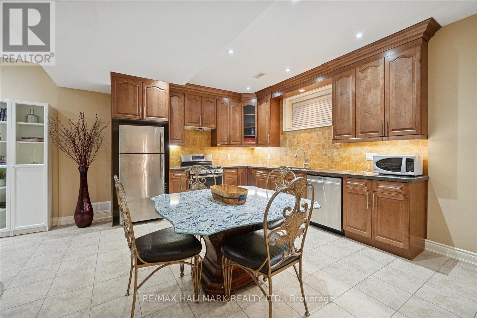 7 Toscanini Road, Richmond Hill, Ontario  L4E 2Y9 - Photo 40 - N12511390