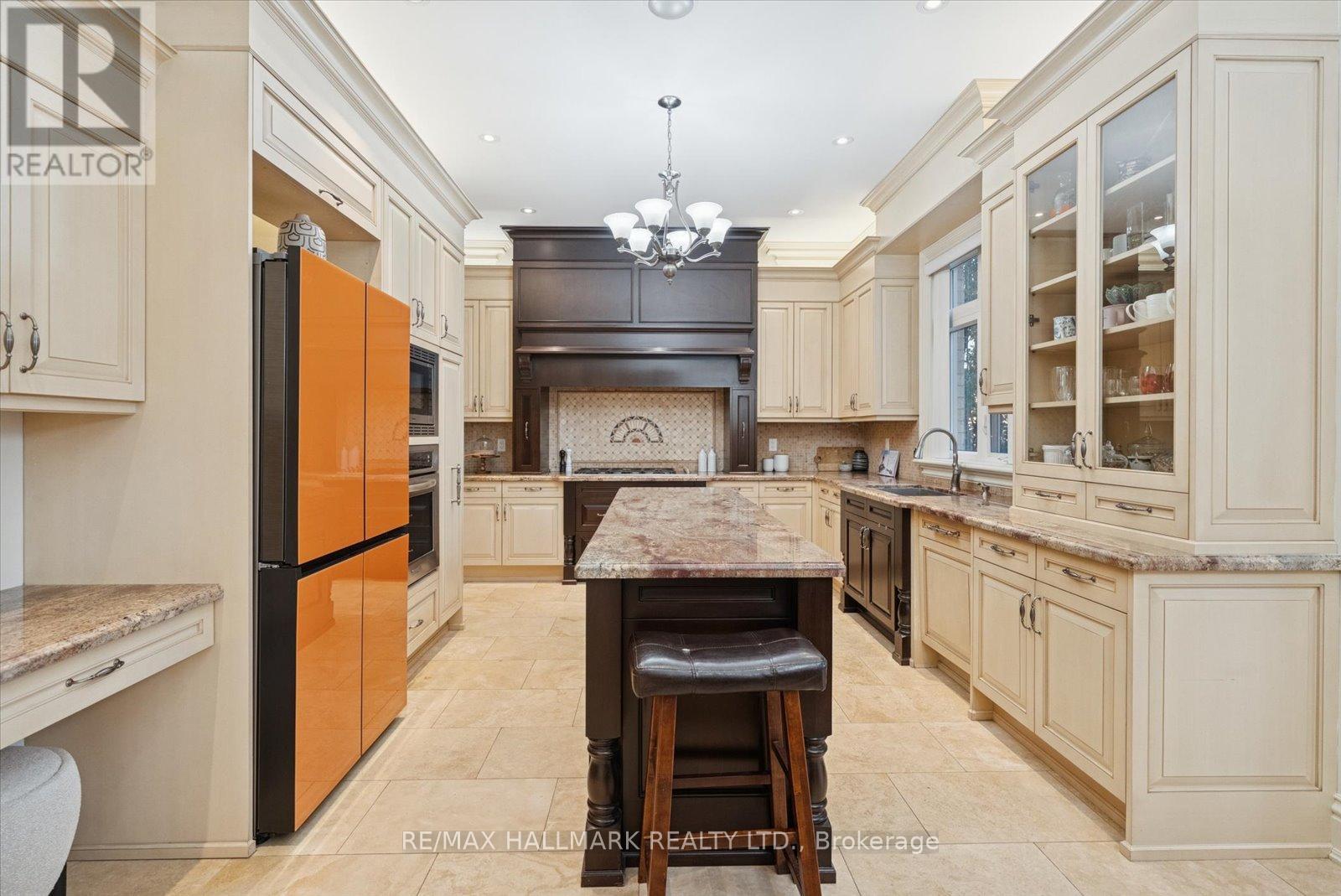 7 Toscanini Road, Richmond Hill, Ontario  L4E 2Y9 - Photo 9 - N12511390