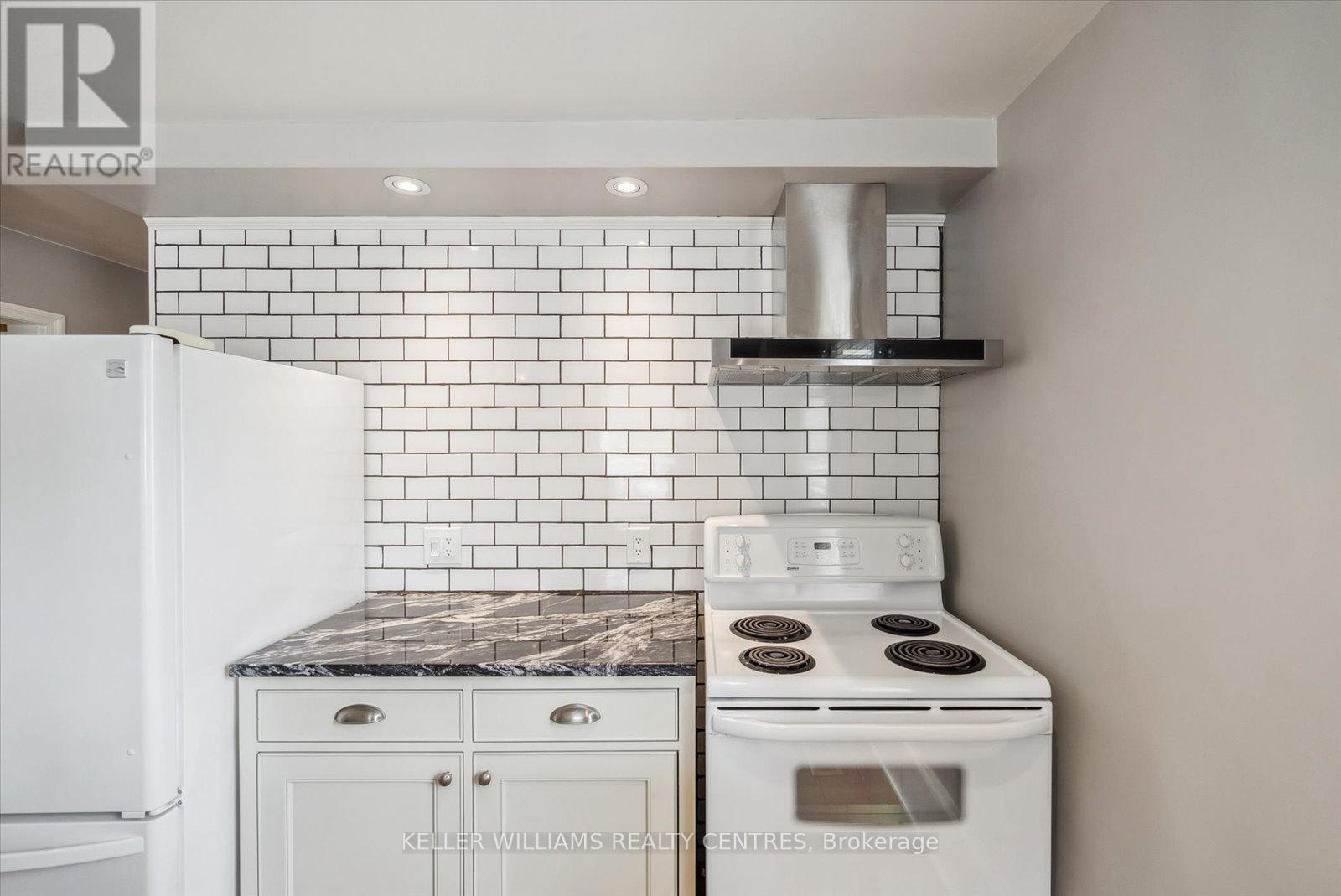 19277 Yonge Street, East Gwillimbury, Ontario  L9N 1L1 - Photo 14 - N12511502