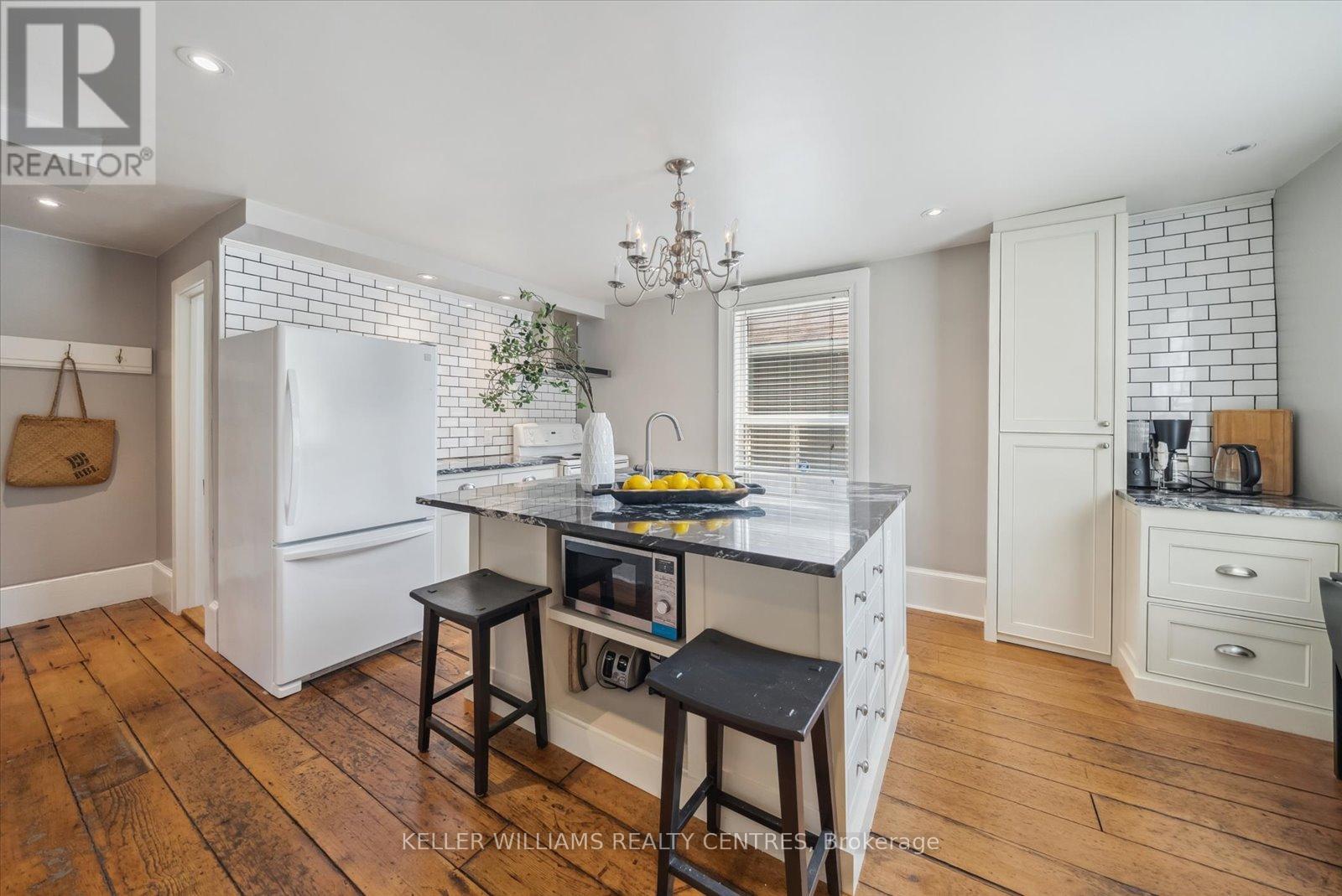 19277 Yonge Street, East Gwillimbury, Ontario  L9N 1L1 - Photo 11 - N12511510