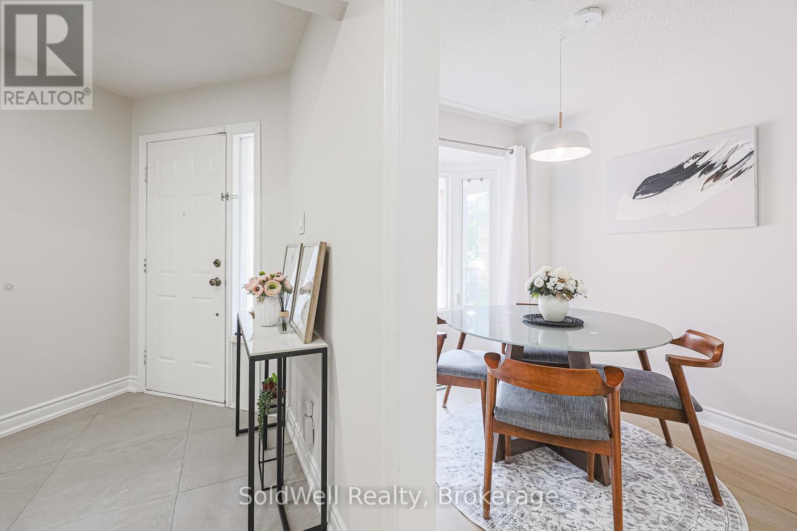 160 Charles Street, Vaughan, Ontario  L4J 3C7 - Photo 10 - N12511516