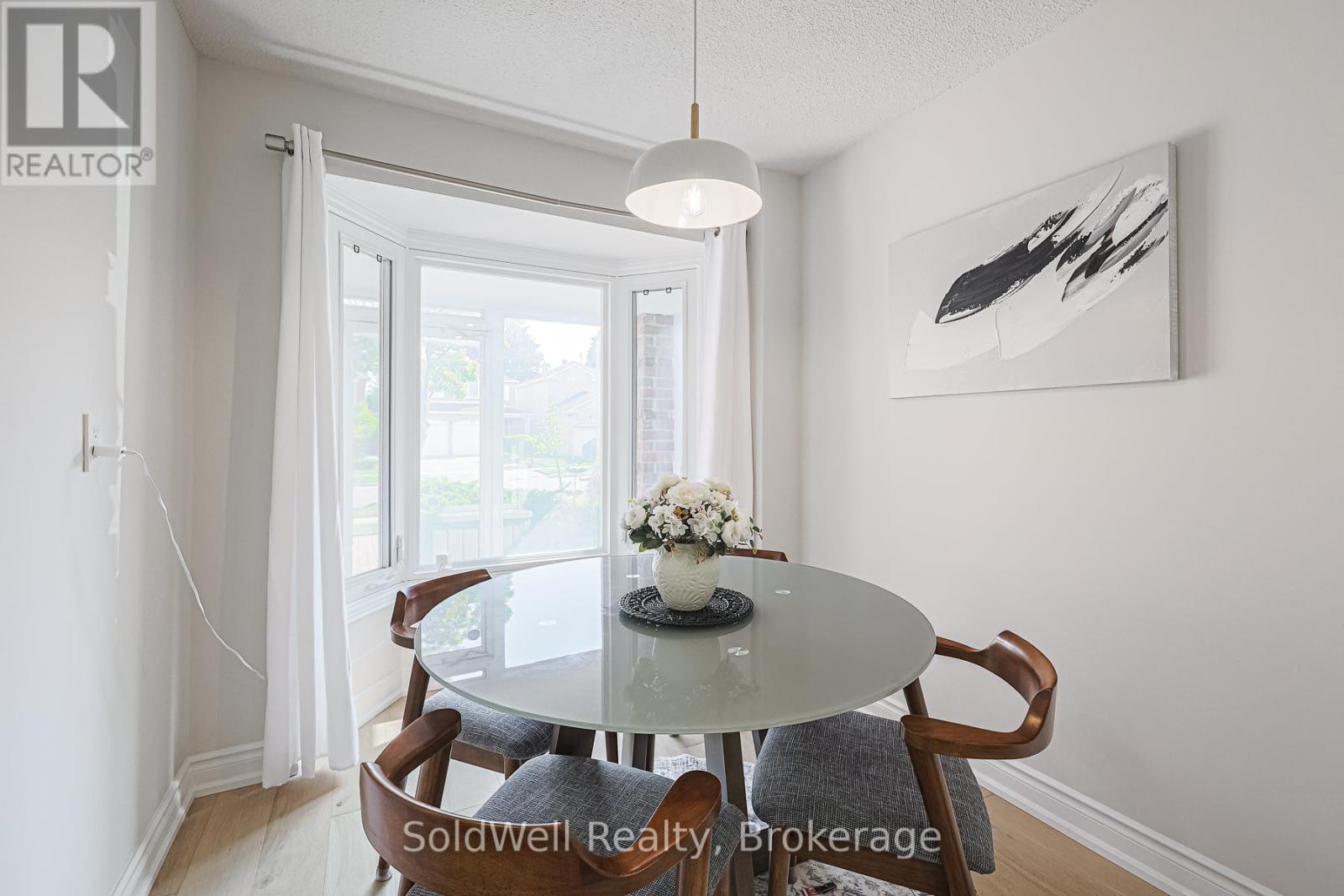 160 Charles Street, Vaughan, Ontario  L4J 3C7 - Photo 12 - N12511516