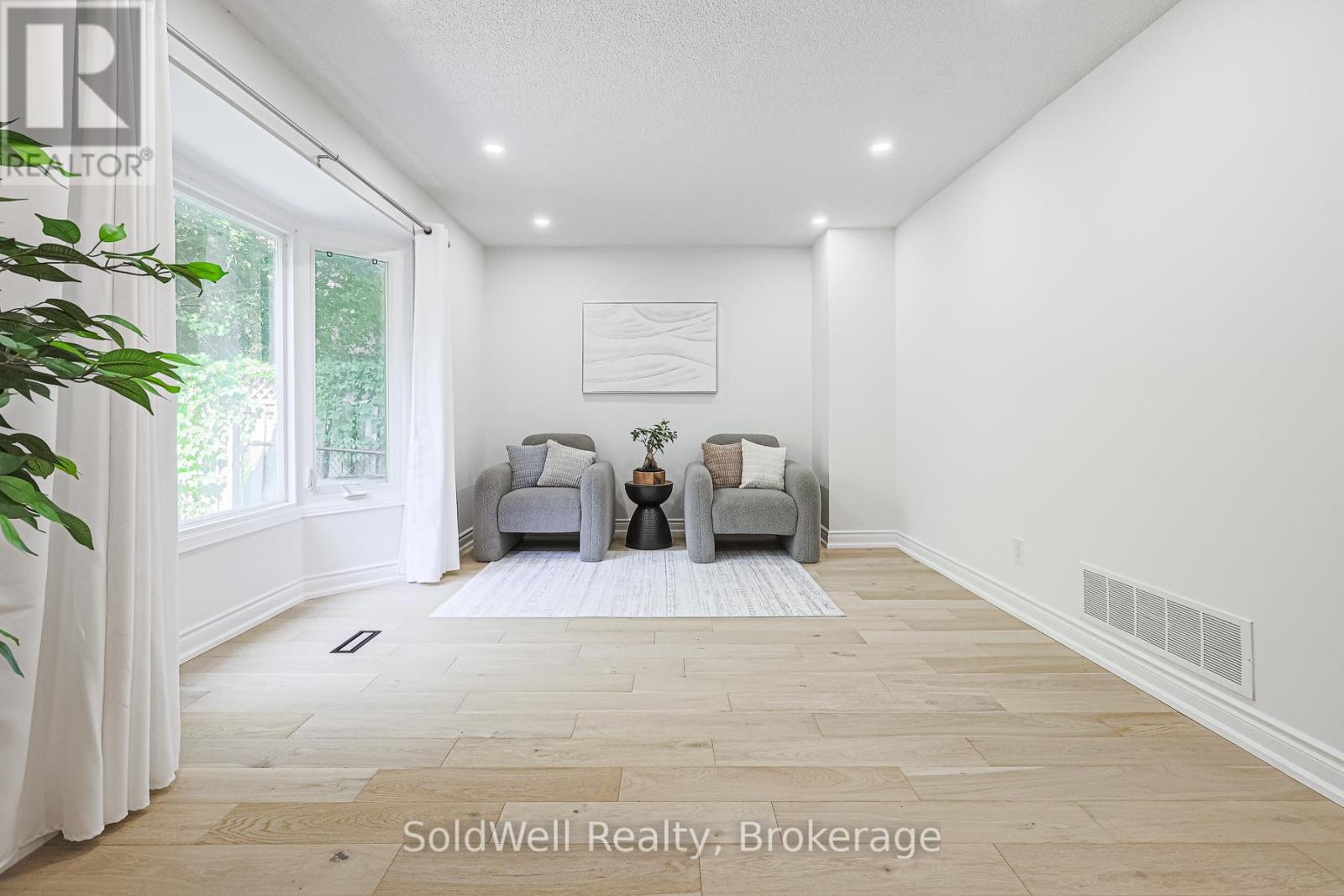 160 Charles Street, Vaughan, Ontario  L4J 3C7 - Photo 17 - N12511516