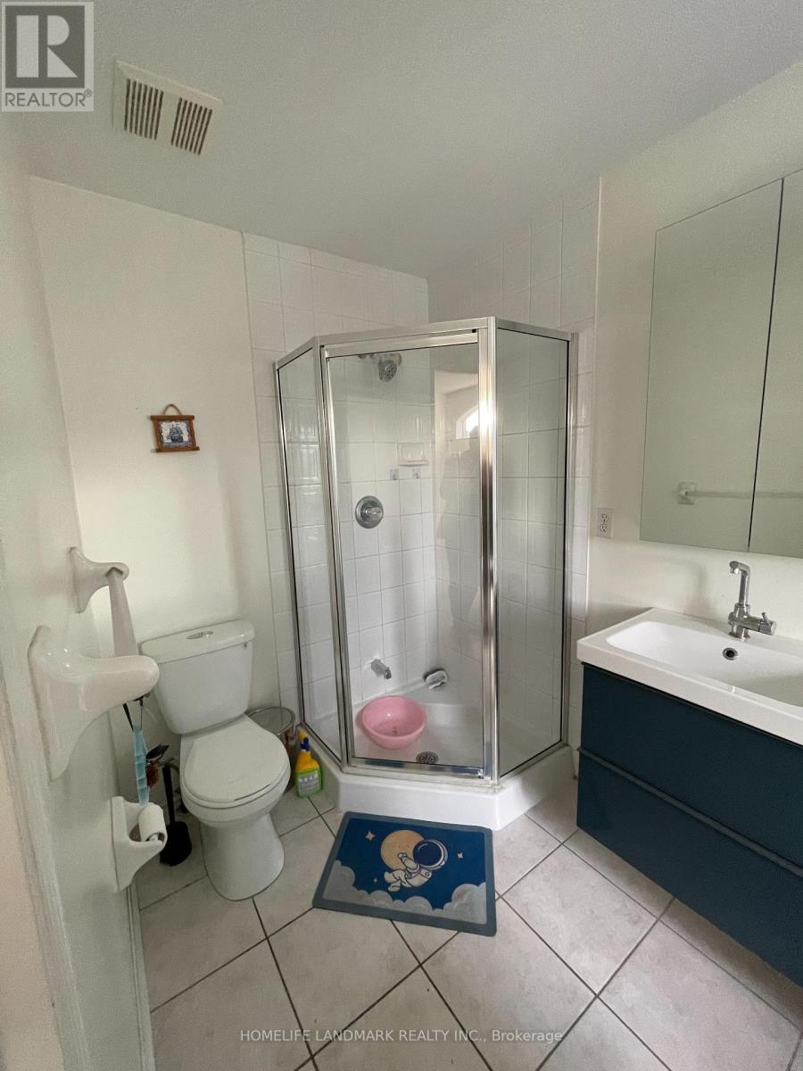 74 Bassett Avenue, Richmond Hill, Ontario  L4B 4G1 - Photo 10 - N12511608