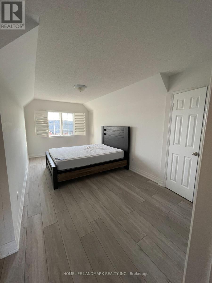 74 Bassett Avenue, Richmond Hill, Ontario  L4B 4G1 - Photo 13 - N12511608