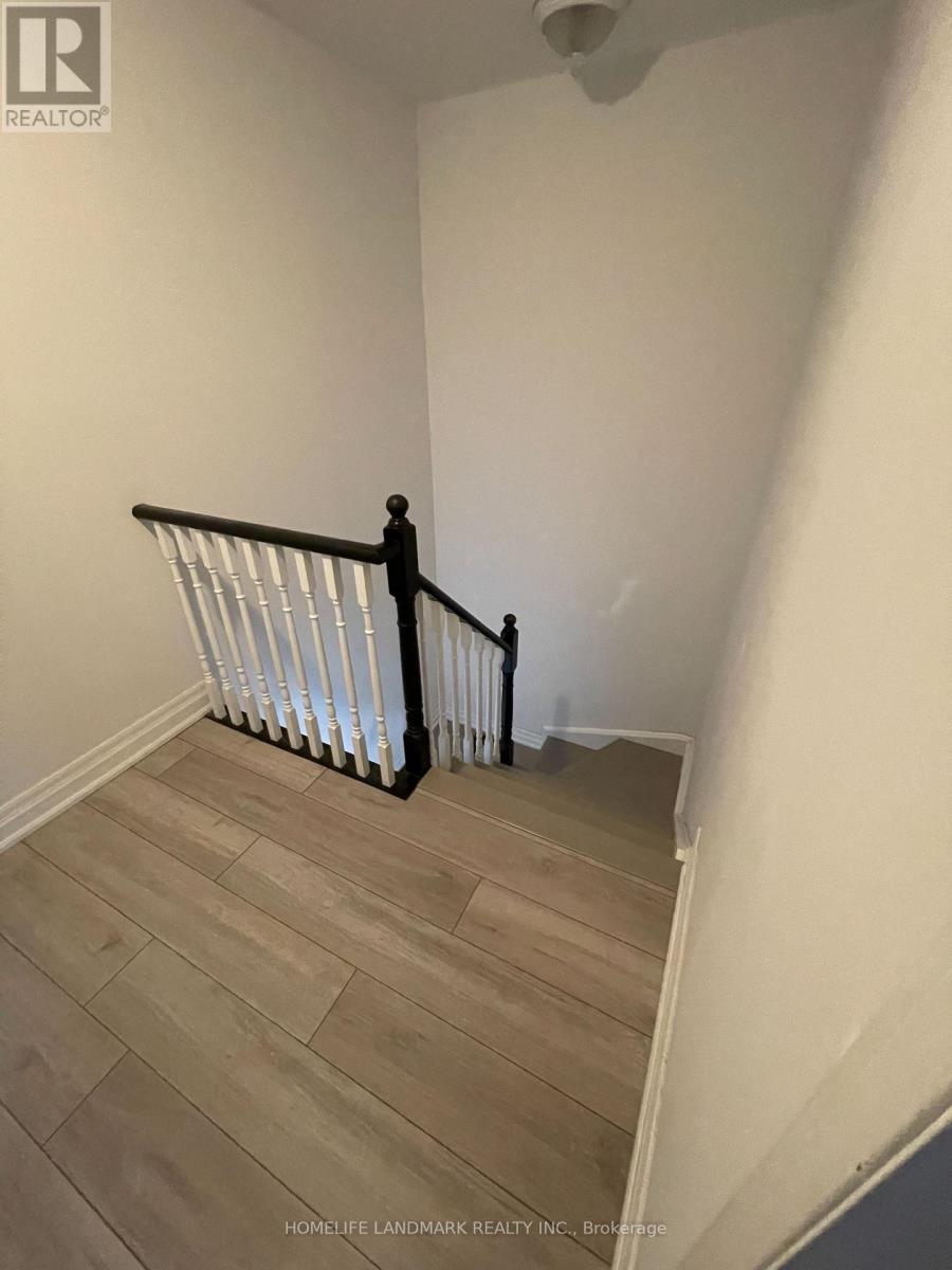 74 Bassett Avenue, Richmond Hill, Ontario  L4B 4G1 - Photo 15 - N12511608