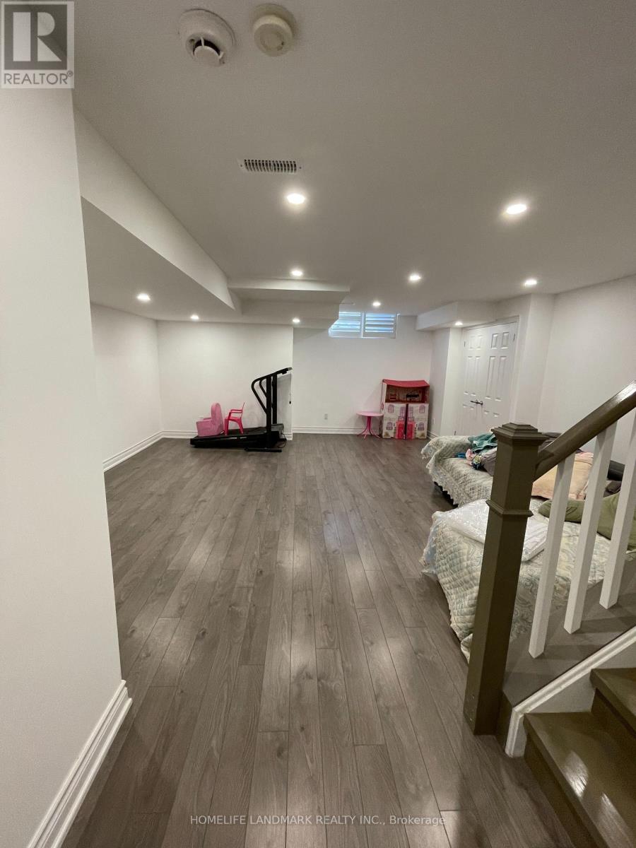 74 Bassett Avenue, Richmond Hill, Ontario  L4B 4G1 - Photo 16 - N12511608