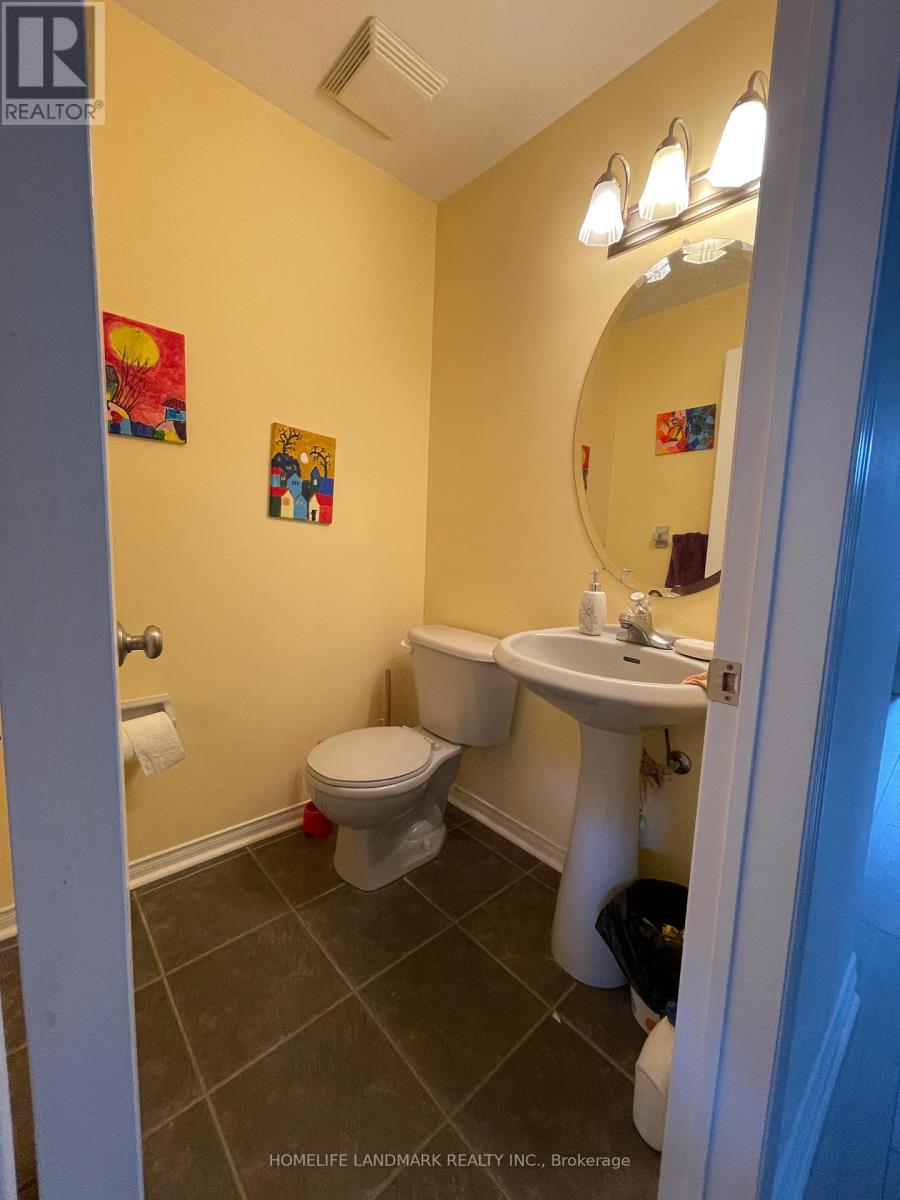 74 Bassett Avenue, Richmond Hill, Ontario  L4B 4G1 - Photo 5 - N12511608