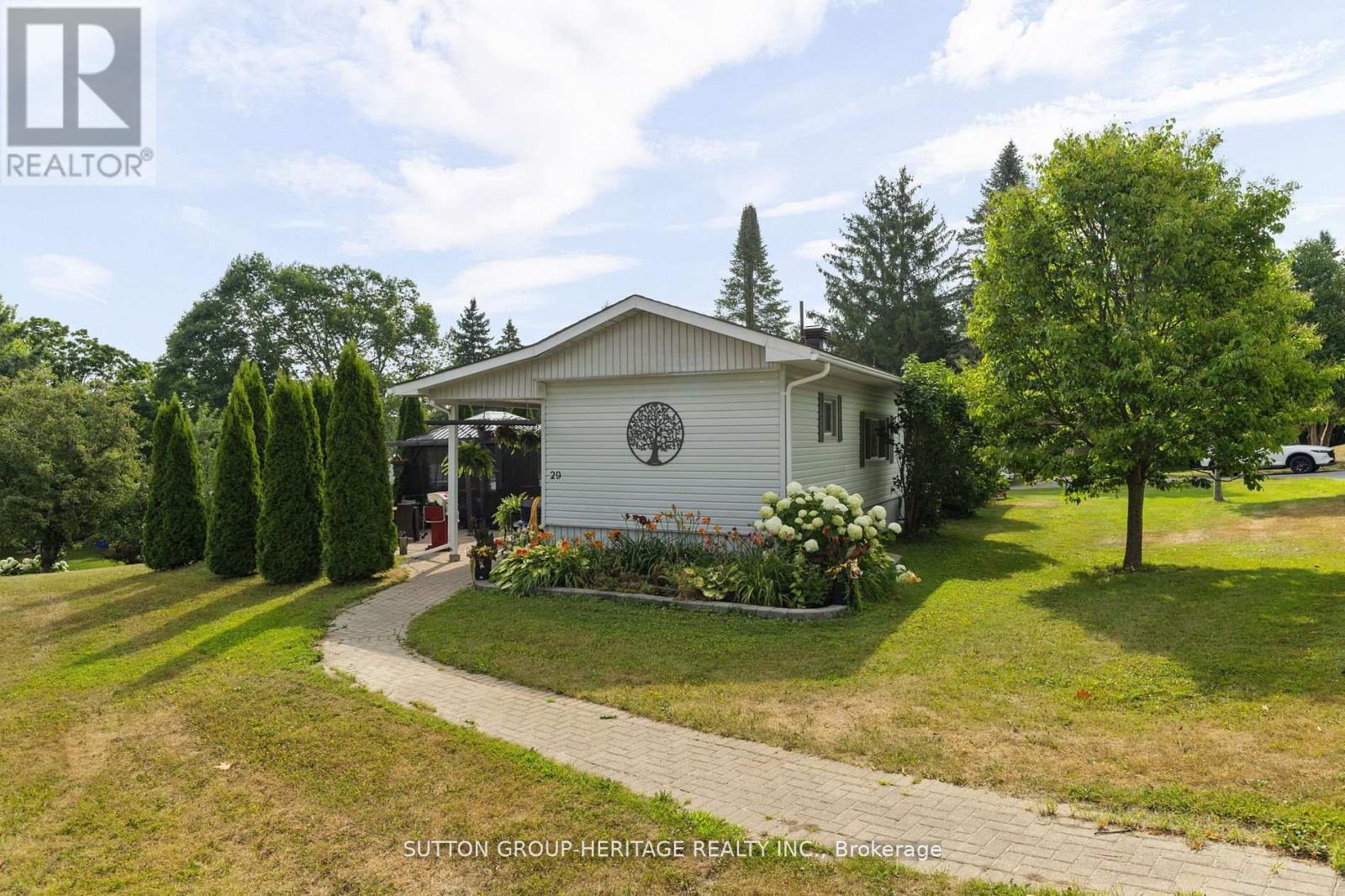 29 Cameron Drive, Oro-Medonte, Ontario  L0L 1T0 - Photo 25 - S12511328