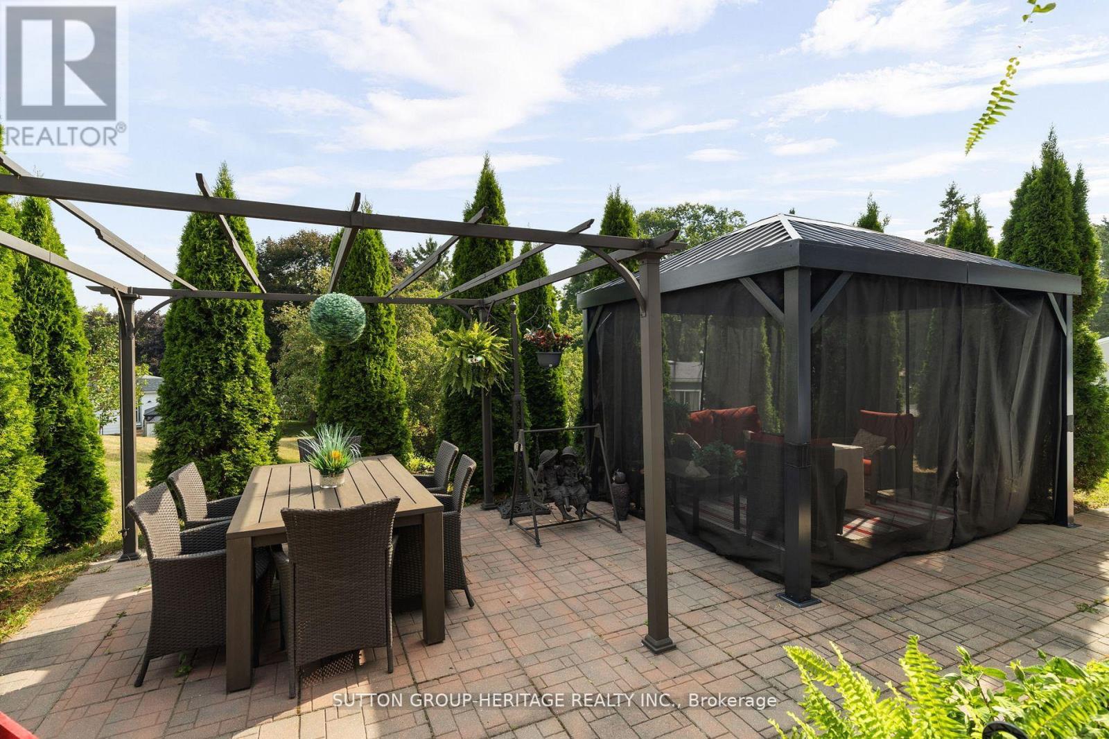 29 Cameron Drive, Oro-Medonte, Ontario  L0L 1T0 - Photo 27 - S12511328