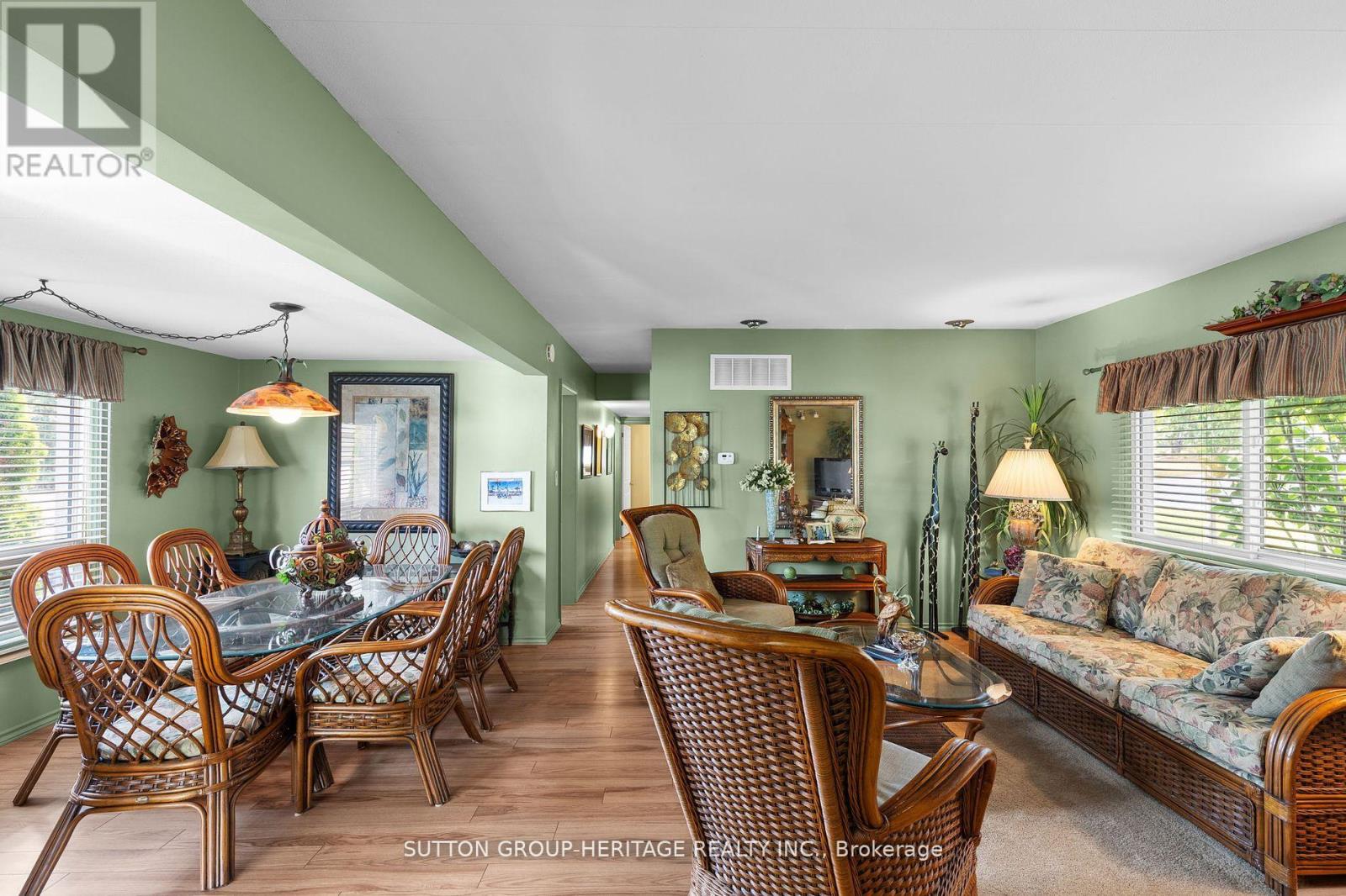 29 Cameron Drive, Oro-Medonte, Ontario  L0L 1T0 - Photo 9 - S12511328