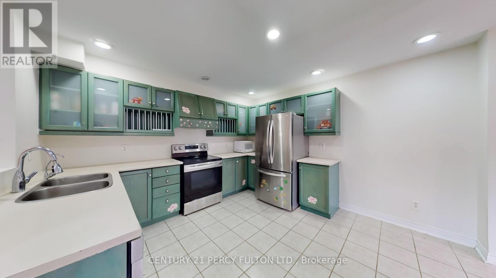 138 Tunbridge Road, Barrie (Georgian Drive), Ontario L4M 6T1 - Photo 10 - S12511402