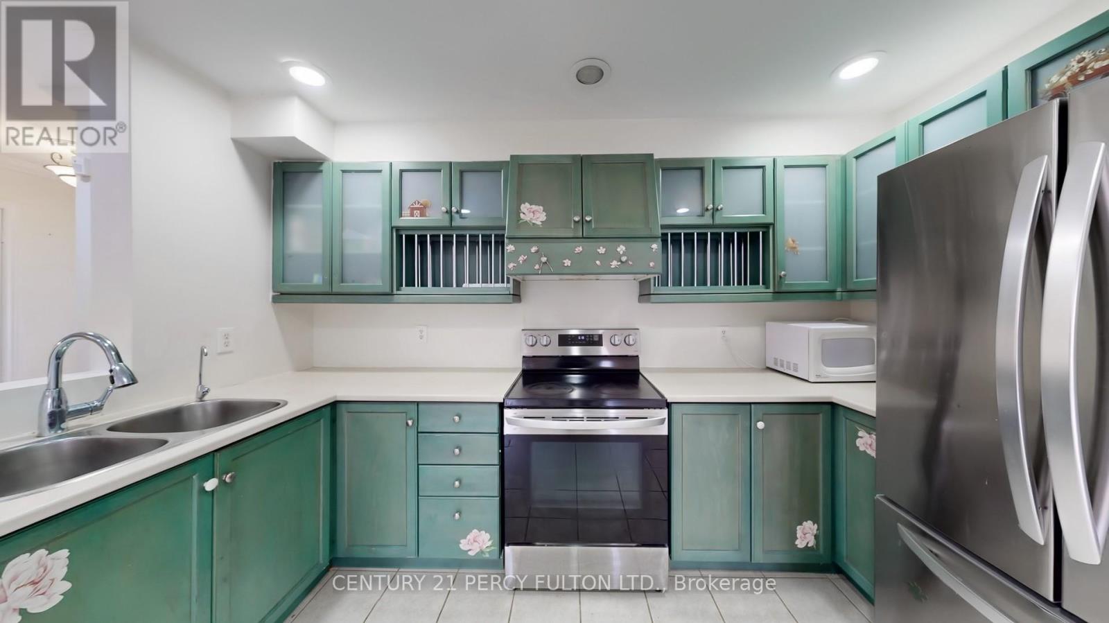 138 Tunbridge Road, Barrie (Georgian Drive), Ontario L4M 6T1 - Photo 11 - S12511402