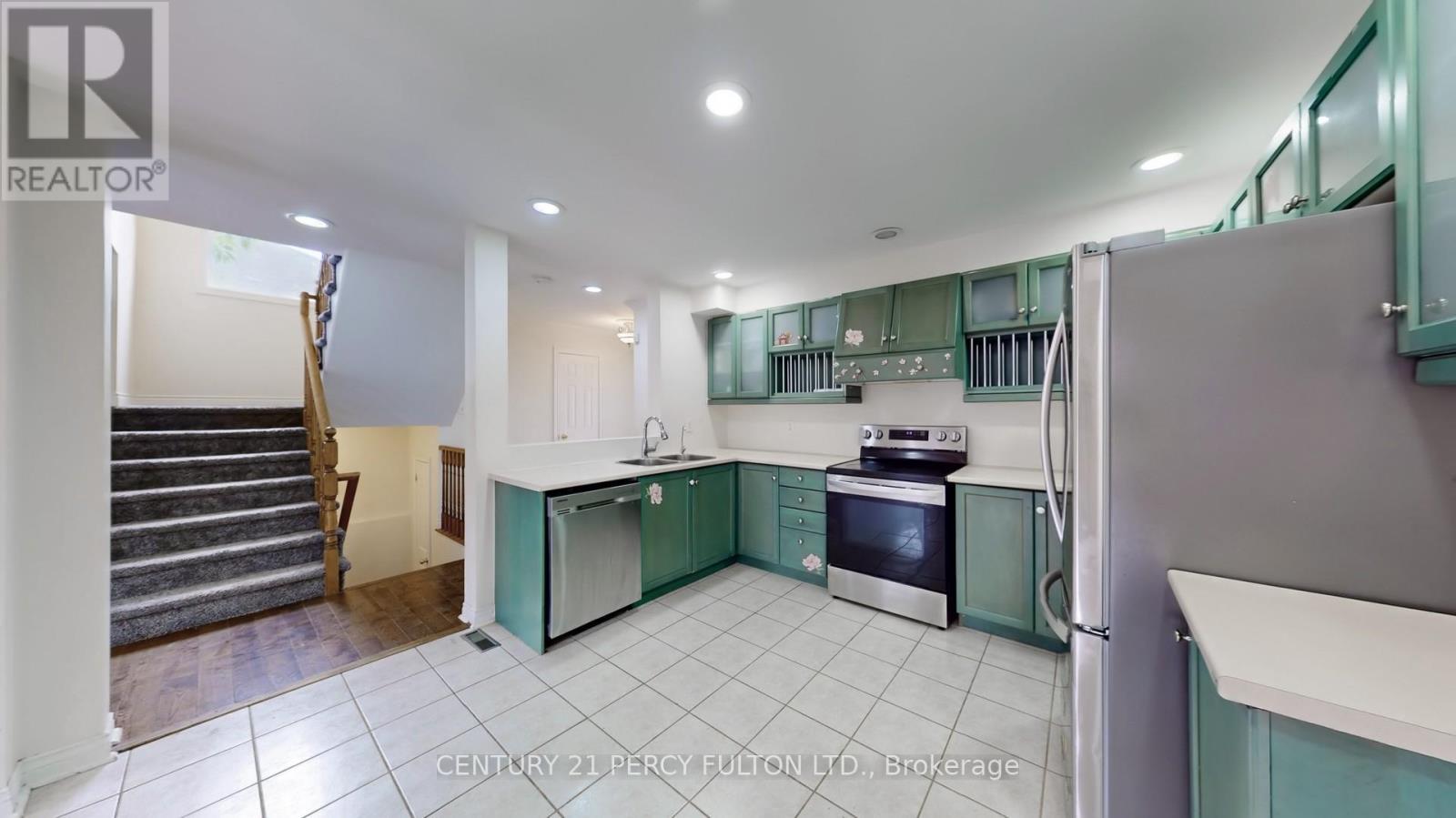 138 Tunbridge Road, Barrie (Georgian Drive), Ontario L4M 6T1 - Photo 12 - S12511402