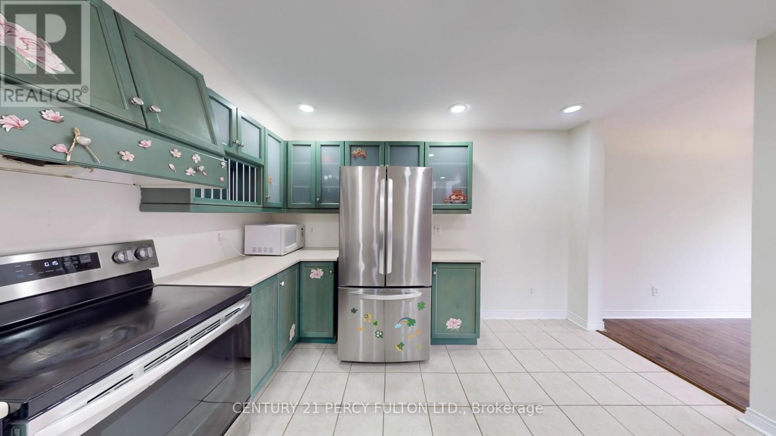 138 Tunbridge Road, Barrie (Georgian Drive), Ontario L4M 6T1 - Photo 13 - S12511402