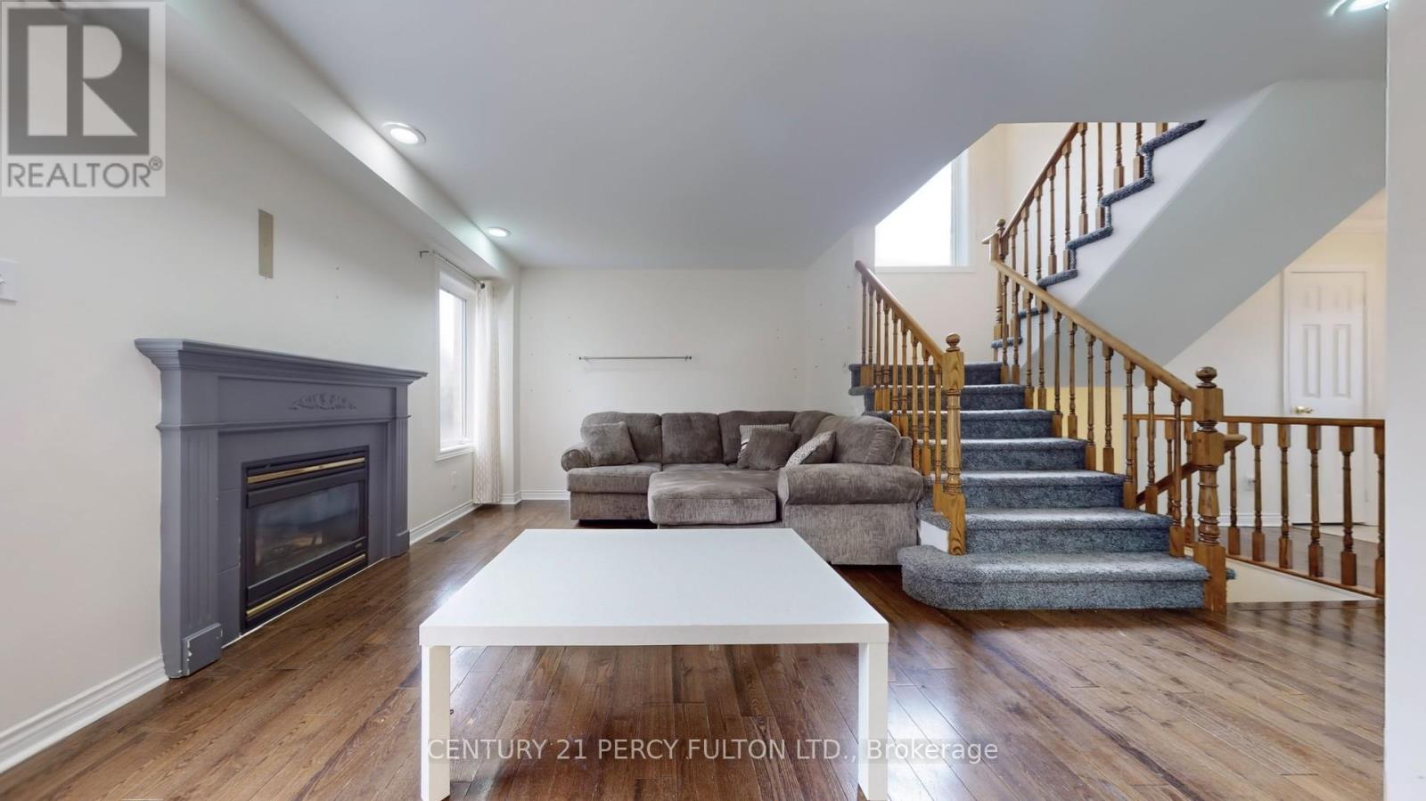 138 Tunbridge Road, Barrie (Georgian Drive), Ontario L4M 6T1 - Photo 4 - S12511402