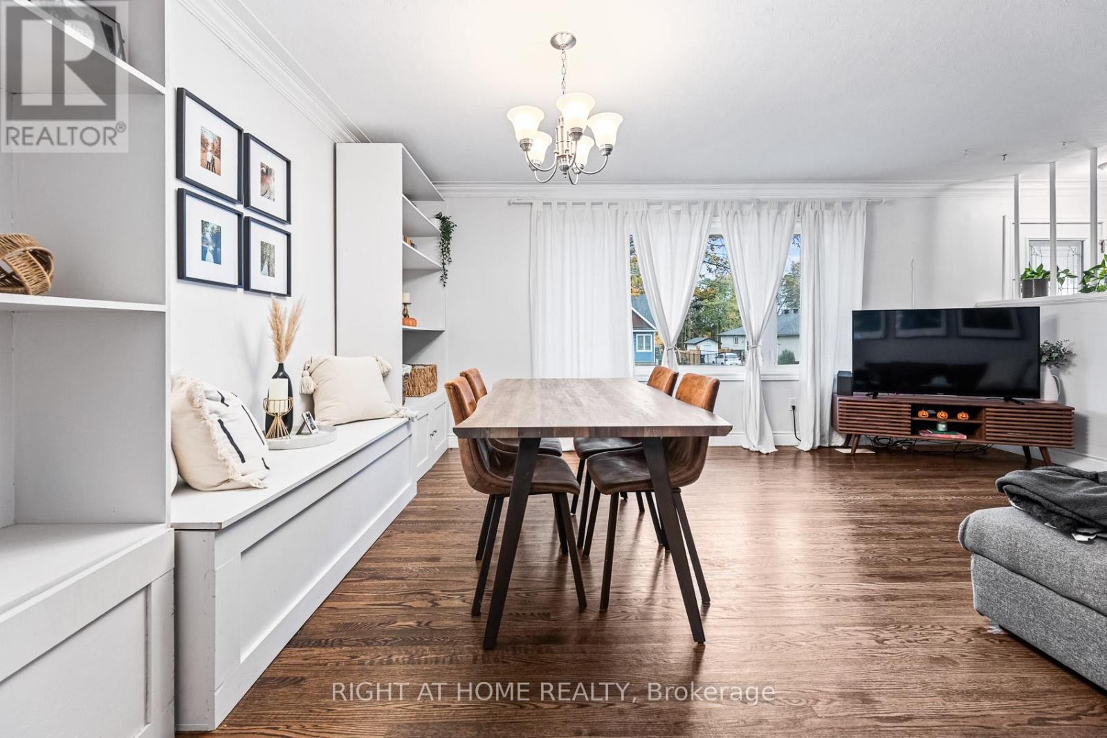 205 St Vincent Street, Barrie (Wellington), Ontario  L4M 3Z5 - Photo 10 - S12511540