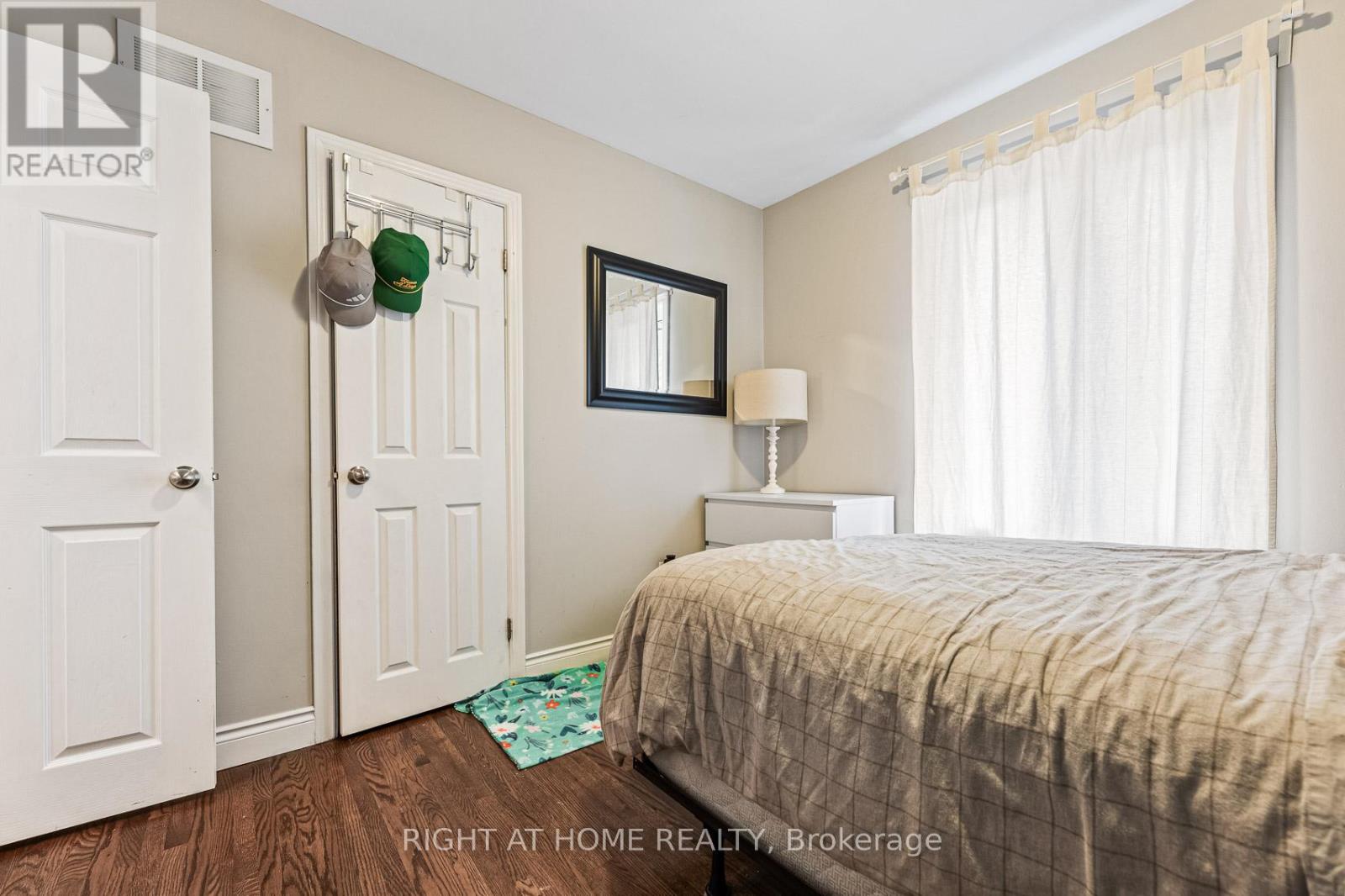 205 St Vincent Street, Barrie (Wellington), Ontario  L4M 3Z5 - Photo 17 - S12511540