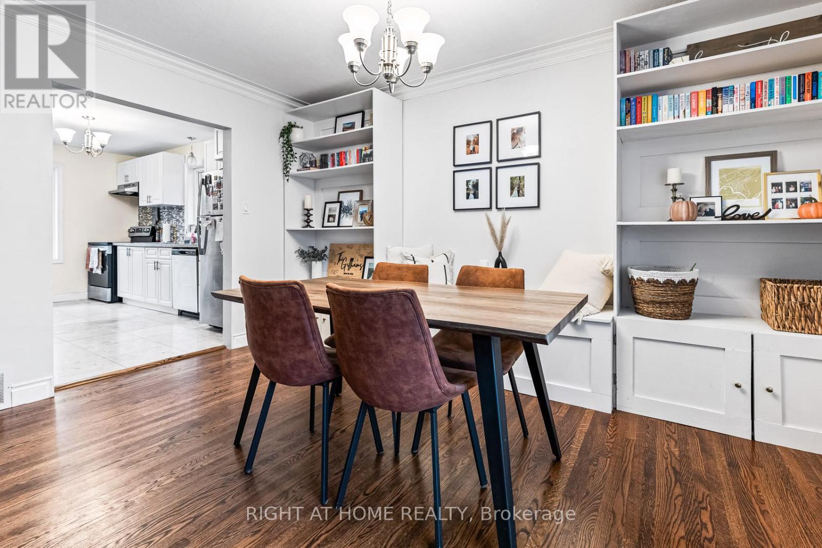 205 St Vincent Street, Barrie (Wellington), Ontario  L4M 3Z5 - Photo 9 - S12511540