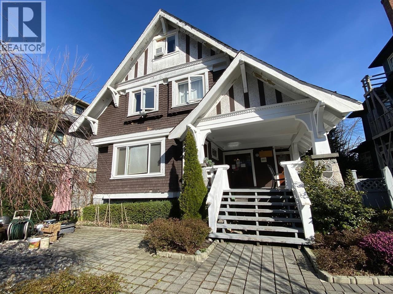 387 W 13TH AVENUE, Vancouver, British Columbia