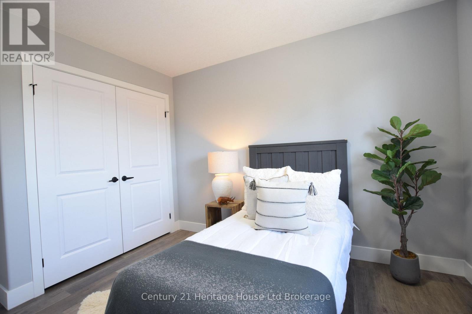 303 Simcoe Street, Woodstock (Woodstock - South), Ontario  N4S 1J1 - Photo 31 - X12511692